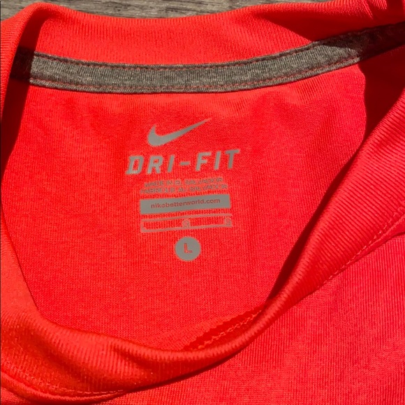 Kid’s Nike Dri-Fit s/s size Large Shirt - Picture 3 of 3